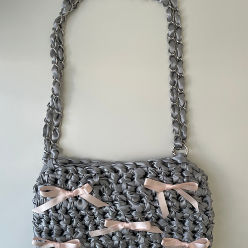 受注生産】サテンリボンバッグ《シルバー×ピンク》 ハンドバッグ KAHO