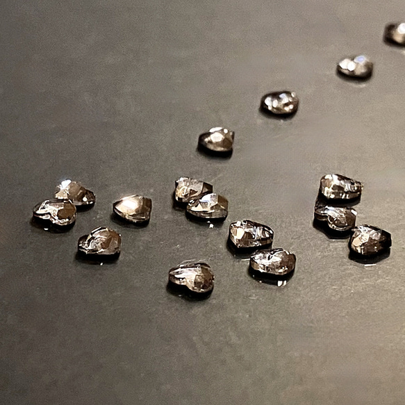 ハート パーツ クリスタル スタッズ ハート ネイルパーツ  透明 クリア 4mm 60個 (D310) 2枚目の画像