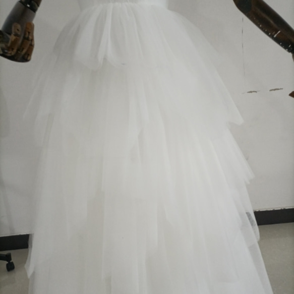 ウエディングドレス オフホワイト ベアトップ ラッフルフリル ソフトチュール 結婚式/披露宴 3枚目の画像