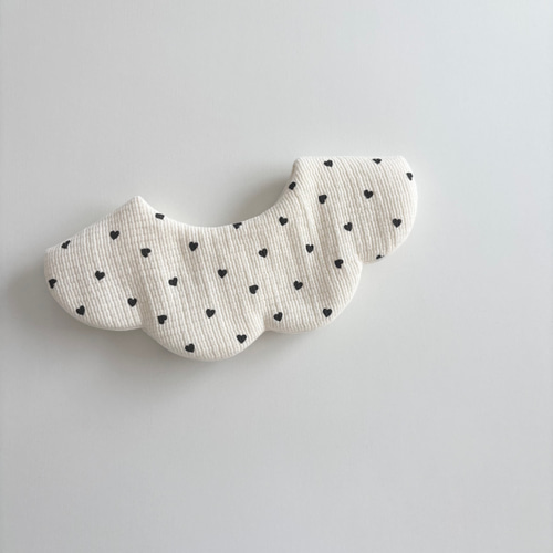 new❤︎mini heart bib❤︎ お名前刺繍＊名入れ＊花びらスタイ＊名入れ