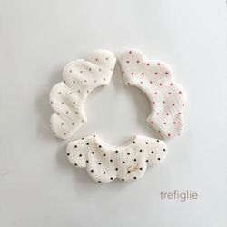 sayaka❤︎☆ハンドメイドスタイ　名入れスタイ ❤︎mini heart bib❤︎ お名前刺繍＊名入れ＊花びらスタイ＊名