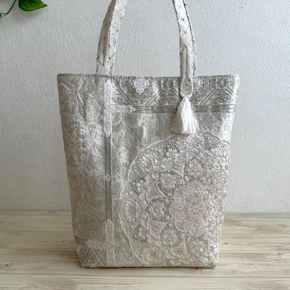 花ぷらら・ハンドメイド・リメイク・帯・豪華刺繍・お出掛け・白・普段使い・254 🌼花ぷらら・オリジナル・1点物・洋服でも着物でも使える