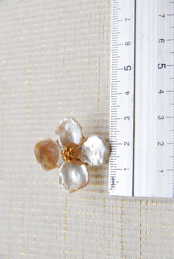 罌粟花瓣珍珠胸針 第6張的照片