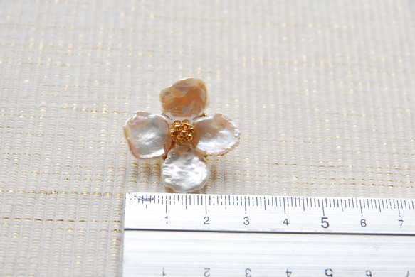 罌粟花瓣珍珠胸針 第9張的照片