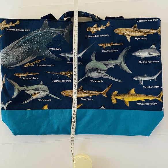 大きめサイズ　サメ好きすぎレッスンバック　ネイビー/11号帆布ブルー切替　35×45 ループからバッグ底35cm対応 12枚目の画像