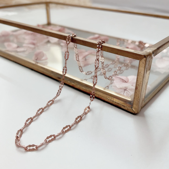 ピンクゴールドペタルチェーンネックレス/桜色　春　つけっぱなしOK サージカルステンレス　重ね付け　シンプル　さくら 7枚目の画像