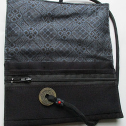 ７６１９　黒の紬の着物で作った和風財布・ポーチ＃送料無料 5枚目の画像