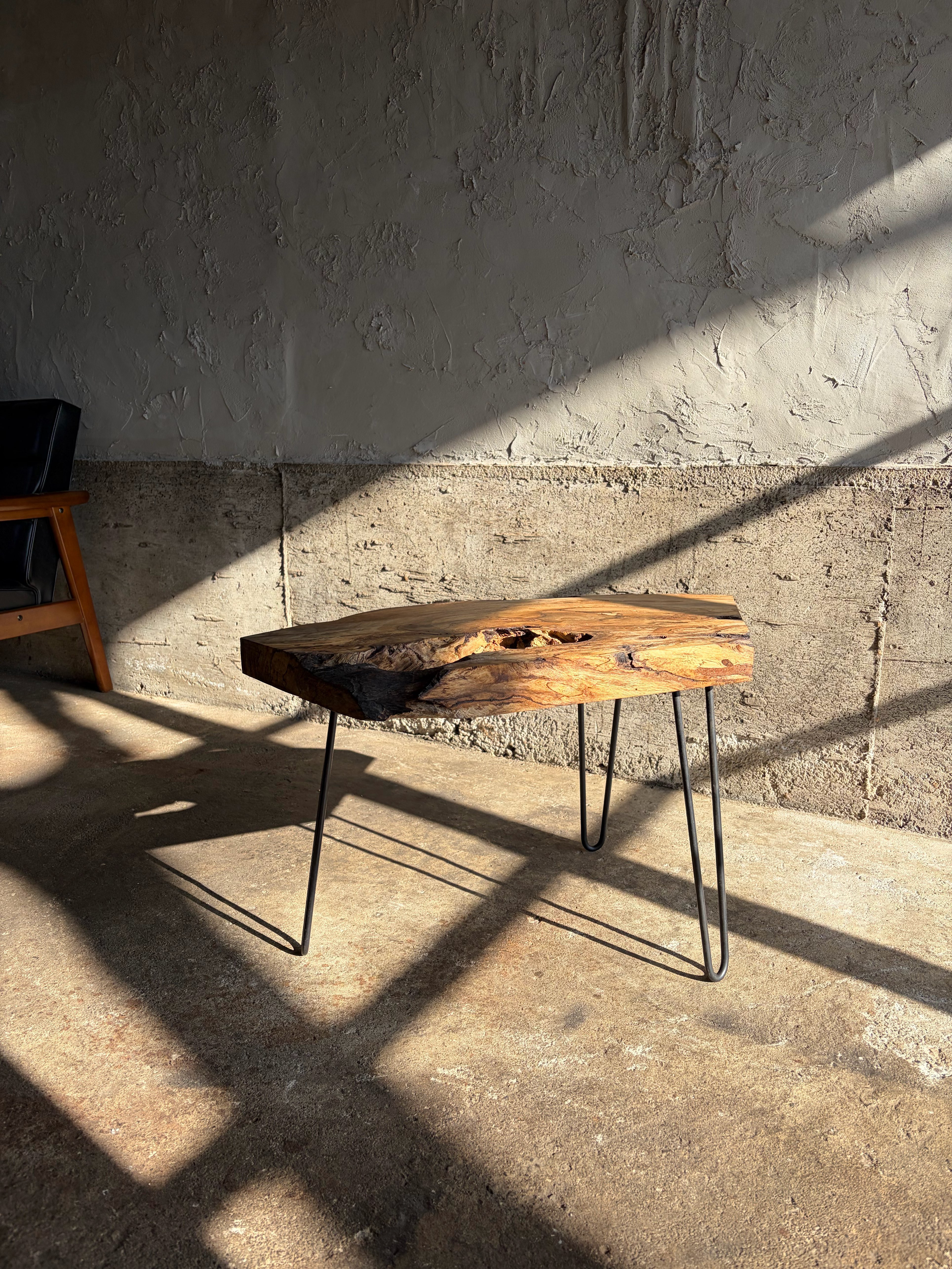 【送料無料】樫のローテーブル　/ 一枚板 / アイアン / テーブル / table /   無垢