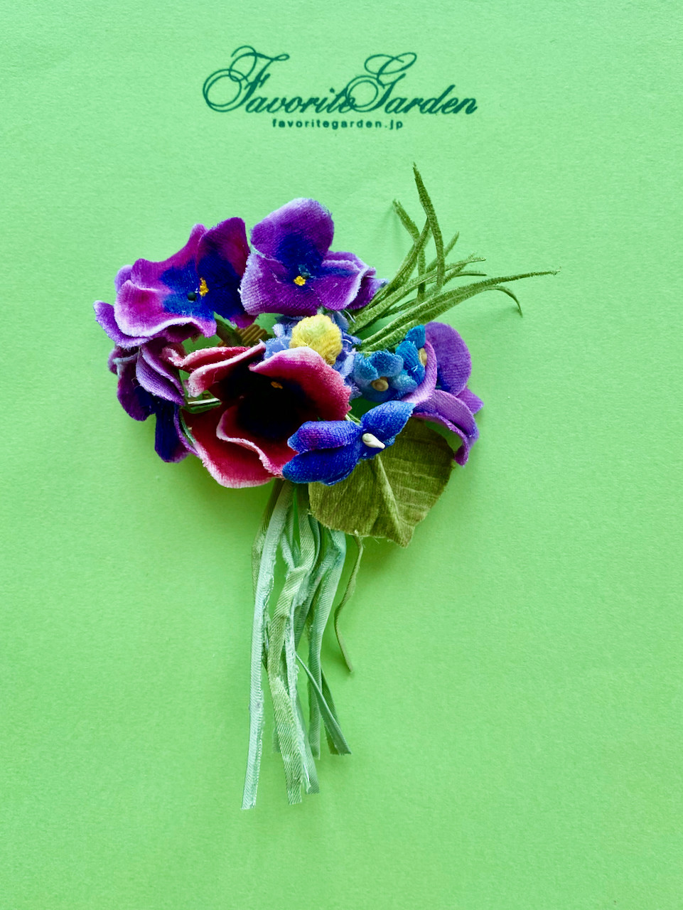 布花 joli corsage de pensées B