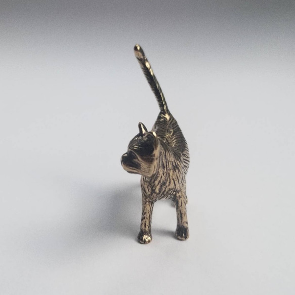 【送料無料】猫の置物 真鍮 メタリック 3枚目の画像