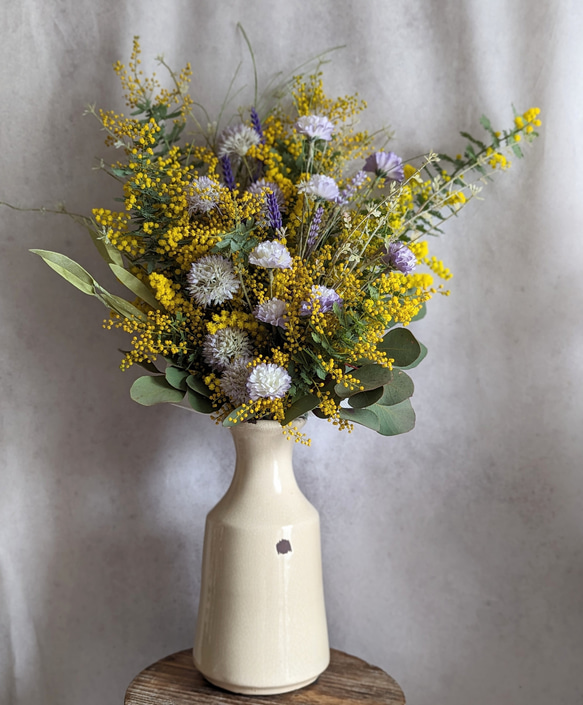 選べる花瓶！2カラー！アンティークな花瓶付きミモザとラベンダーの優しいドライフラワーアレンジメント　２WAY　花束　 1枚目の画像