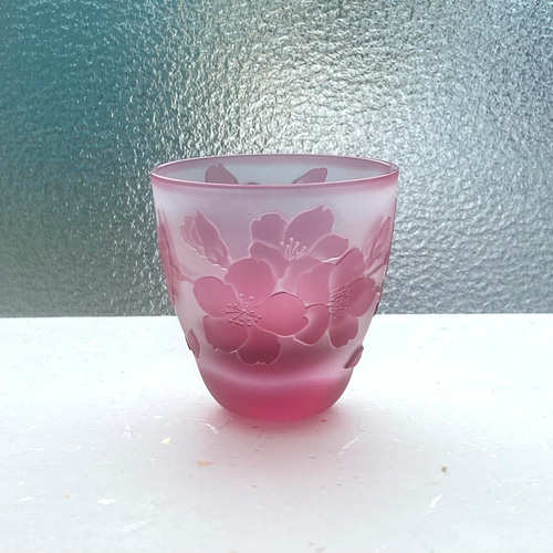 桜グラス 桜色ぐいのみ さかずき ガラス 誕生日・記念日 春 おちょこ