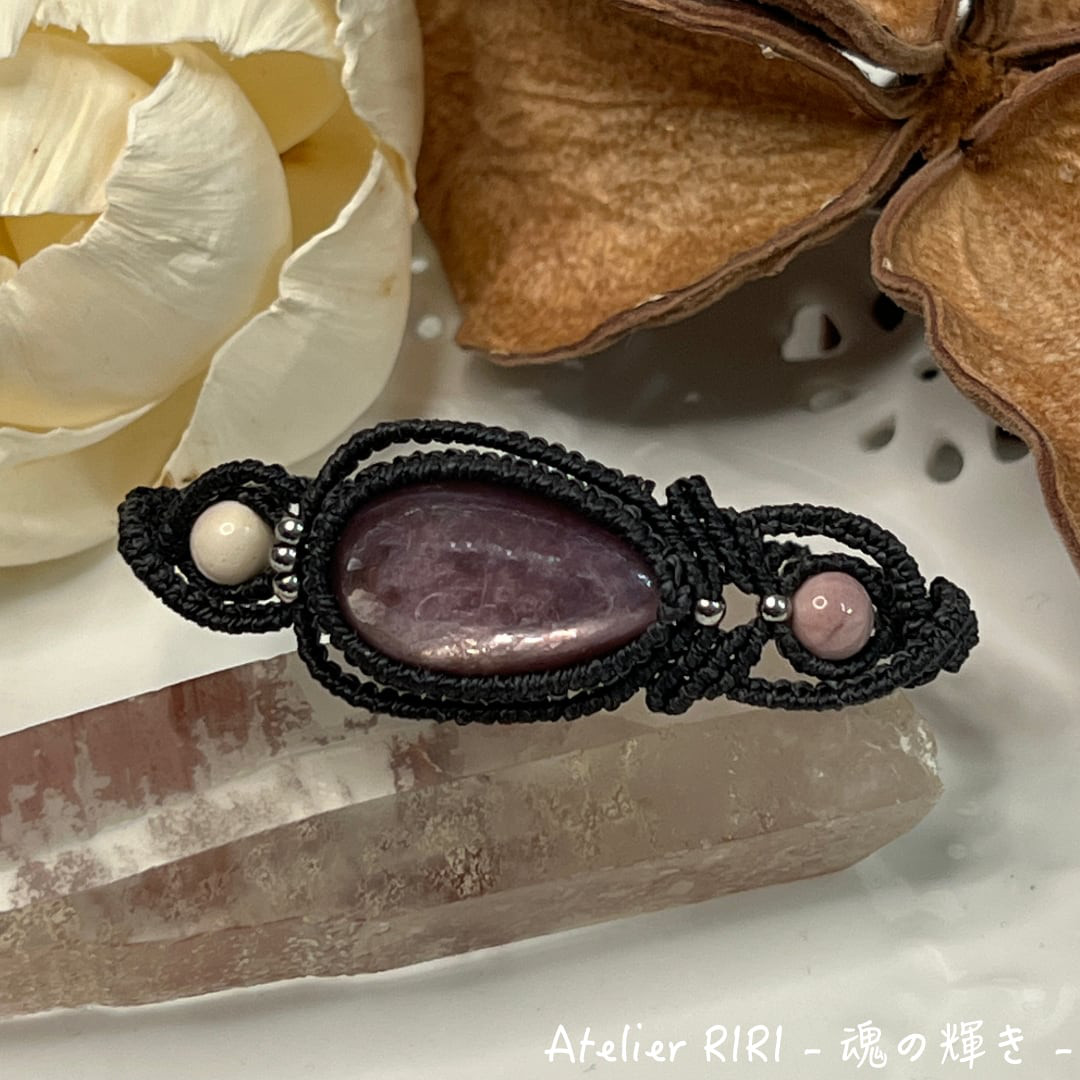 内なるパワー［ロイヤルレピドライトキャッツアイ］マクラメブレスレット