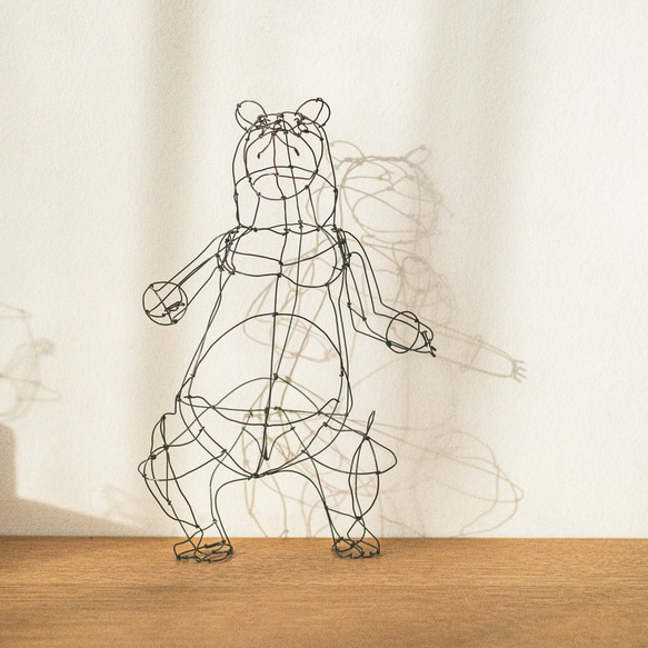 やさしいホッキョクグマのワイヤーアート 山田一成 「wireart シロクマ（white color）」｜その他オブジェ