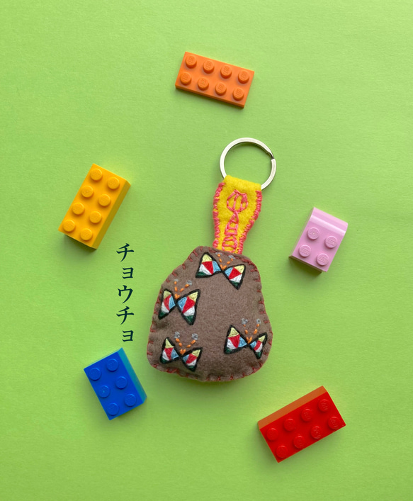 刺繍キーホルダー　小さいチョウチョ 1枚目の画像