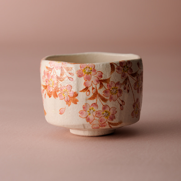 桜　楽焼茶碗〚紅桜〛 抹茶碗　茶道具　季節茶碗　楽入印　春　桜ハンドメイド2024　 1枚目の画像