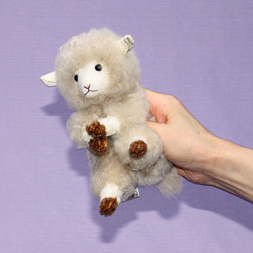 抱っこのできる羊さん リアルファーのぬいぐるみ オーダーメイド セミオーダー　ぬいぐるみ羊