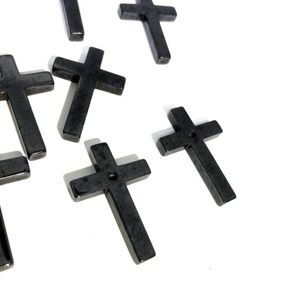 【パーツ】ヘマタイト　クロス　十字架　パーツ　ブラック　10個 2枚目の画像