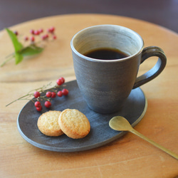 コーヒーカップ／黒×白・焼き〆陶器（レンジ、オーブン、食洗機ＯＫ） 6枚目の画像