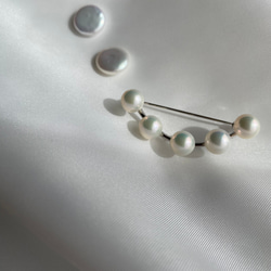 freshwater pearl curve  brooch 4枚目の画像