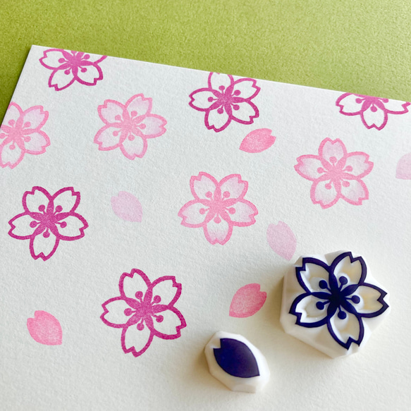 桜の花と花びらの消しゴムはんこセット 1枚目の画像