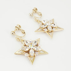 上品さと、確かな存在感・主役級アクセサリー～THE STAR EARRINGS～(イヤリング・ゴールド) 4枚目の画像