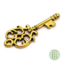ハートの装飾模様の鍵のやや大きめチャーム（アンティークゴールド/ハートキー）3個セット #C-0243 3枚目の画像