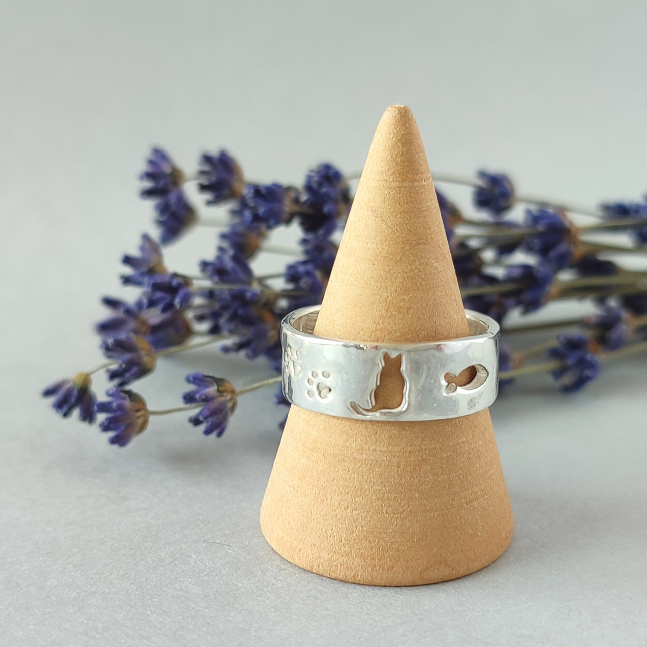 【受注制作】猫/太めリング/ユニセックス/ねこ/ネコ/透かし彫り/silver925/リング/サイズオーダー/月/星