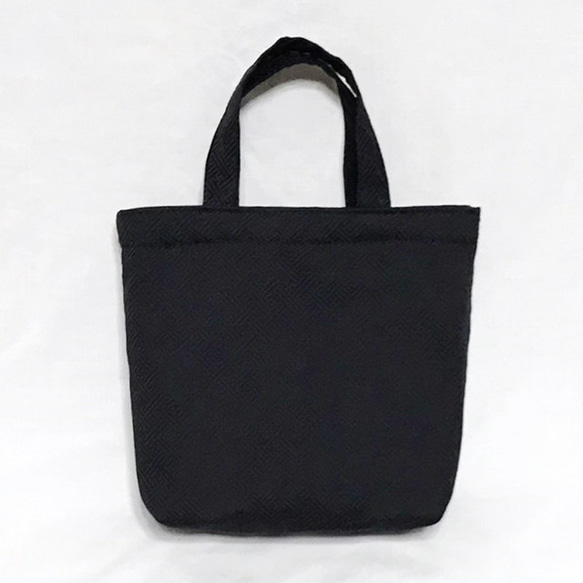 金襴布トートバッグ　猫（黒）　和柄バッグ　源氏物語　和装に最適　西陣織 2枚目の画像