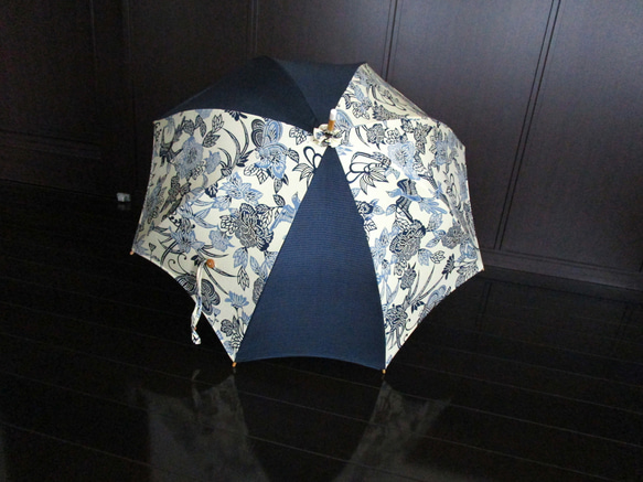 花・鳥模様と大島紬の日傘（傘袋付き） 7枚目の画像