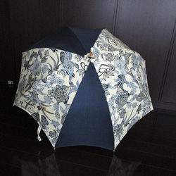 花・鳥模様と大島紬の日傘（傘袋付き） 3枚目の画像