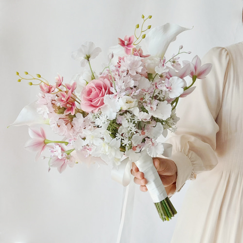 桜❀ホワイトカラーリリーと胡蝶蘭のウェディングブーケ 桜❀ホワイトカラーリリーと胡蝶蘭のウェディングブーケ