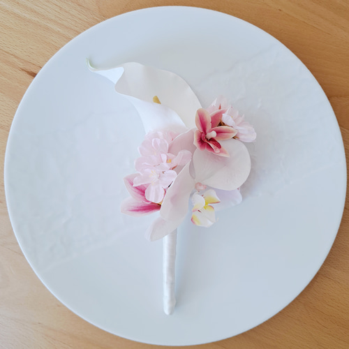 桜❀ホワイトカラーリリーと胡蝶蘭のウェディングブーケ