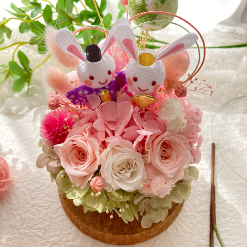 ハンドメイド❣️うさぎちゃんとティファニーブルー❣️薔薇、ジニアプリザーブドフラワー ハンドメイド❣️うさぎちゃんとティファニーブルー❣️薔薇