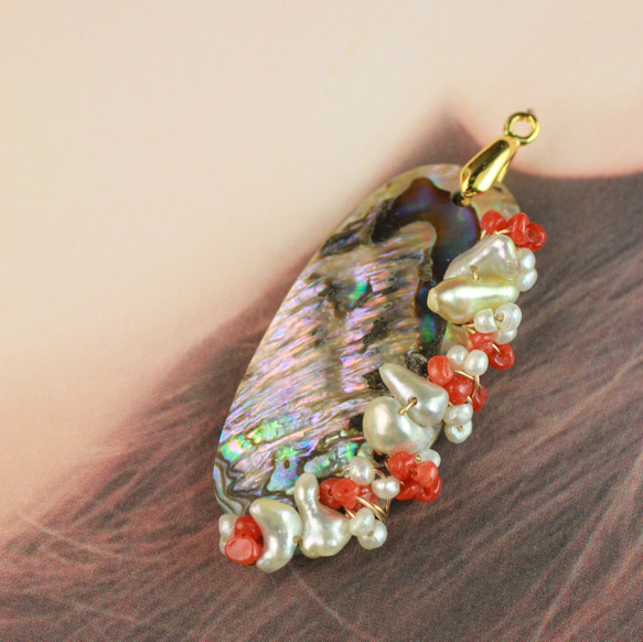 【1個限定】アバロンシェル あこや真珠と珊瑚 編み込み 耳飾り 7枚目の画像