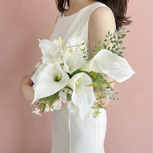夏婚♡5月・6月におすすめ カラーと胡蝶蘭の縦型ブーケ/ナチュラル