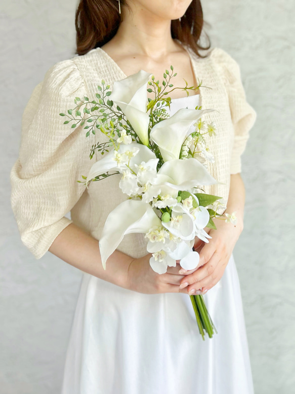 即納OK！カラーと胡蝶蘭の縦型ブーケ　アーティフィシャルフラワー　ウェディングブーケ　アームブーケ 　　ご了承ください