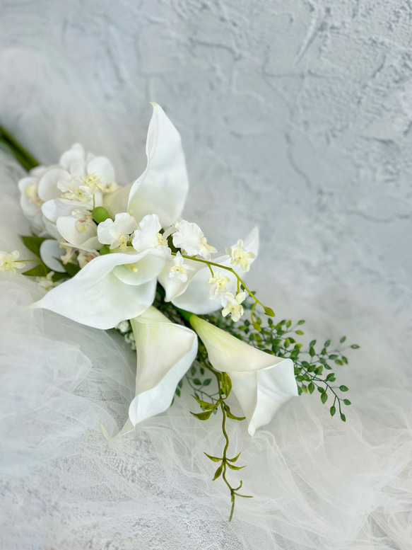 即納OK！カラーと胡蝶蘭の縦型ブーケ　アーティフィシャルフラワー　ウェディングブーケ　アームブーケ 　　ご了承ください