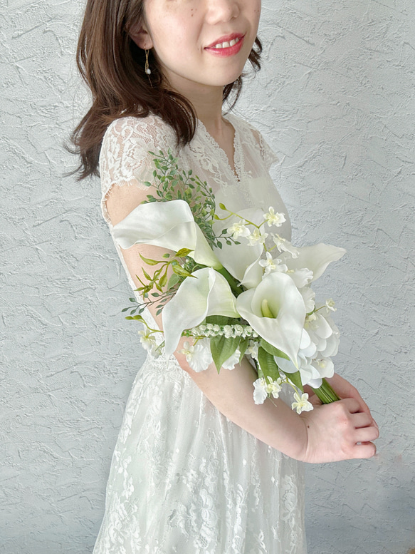 即納OK！カラーと胡蝶蘭の縦型ブーケ　アーティフィシャルフラワー　ウェディングブーケ　アームブーケ 　　ご了承ください