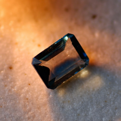 ロンドン・ブルー・トパーズ＊オクタゴン・カット＊1.27ct＊7.0×5.2mm＊TLB-020 4枚目の画像