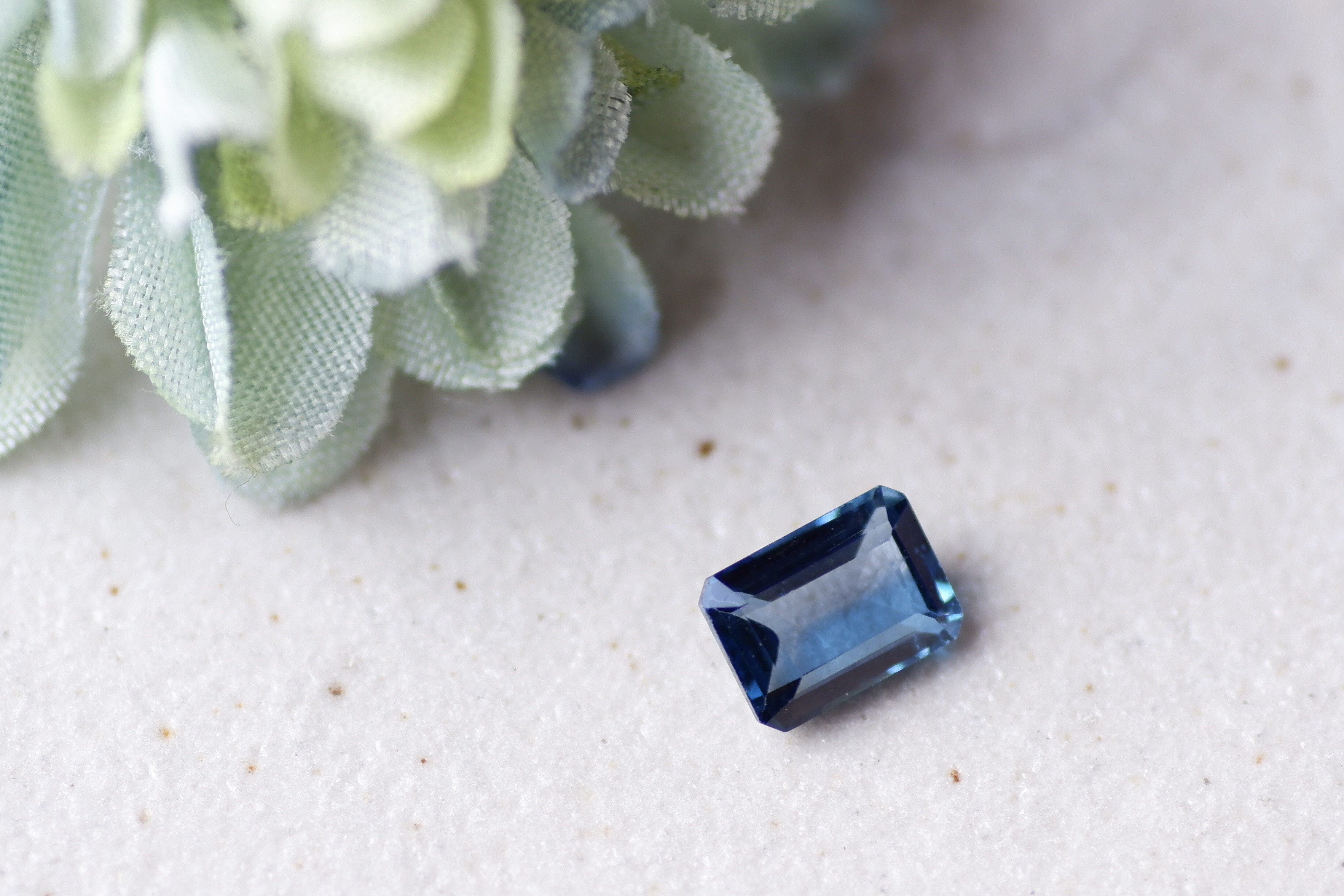 コンケイブカット ブルートパーズ オーバル 重さ19.85ct ヤラ 
