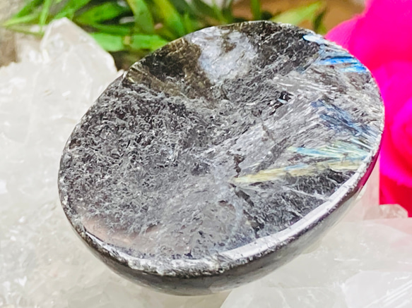 最強の守護石✿　ヌーマイト フェアリークィーン オーバル　ルース　原石 3枚目の画像