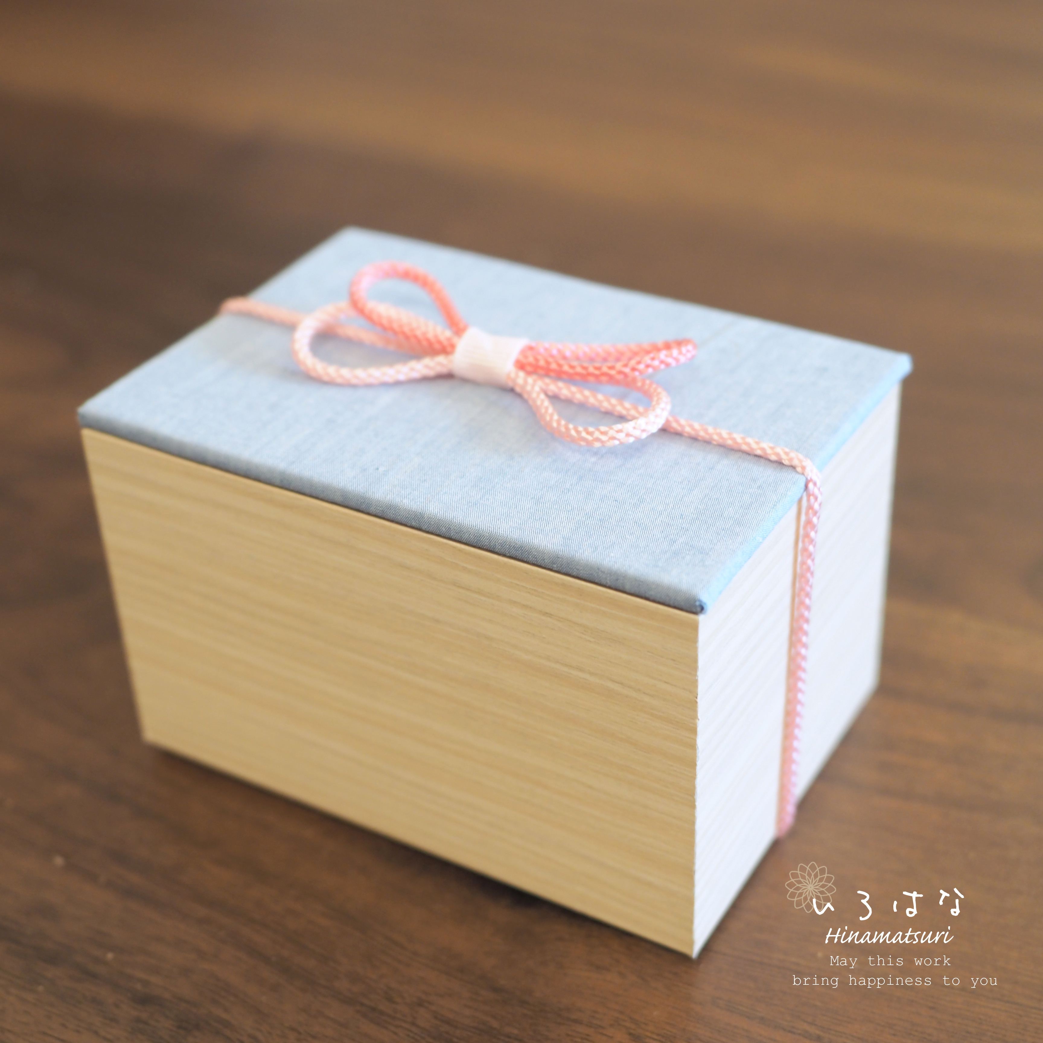 収納できる犬のお雛様 飾り方いろいろ 小さい 雛人形 木箱 ピンク 水色 M