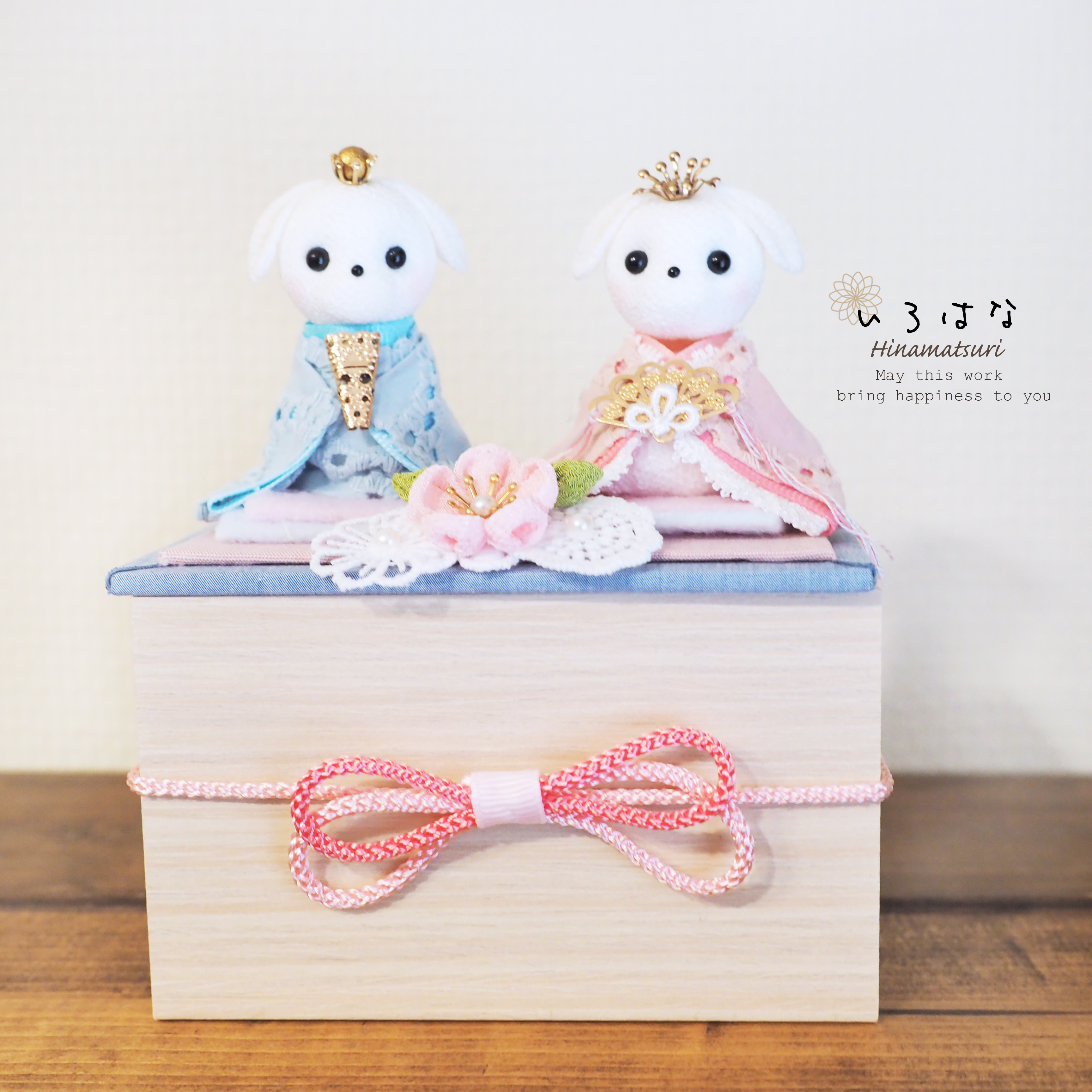 収納できる犬のお雛様 飾り方いろいろ 小さい 雛人形 木箱 ピンク 水色 M