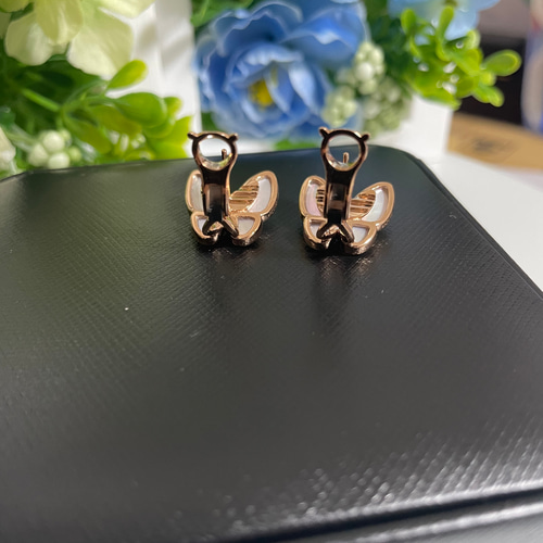 シェルダイヤモンドクリップ式ピアス k18 新品 即発送可能 ピアス  