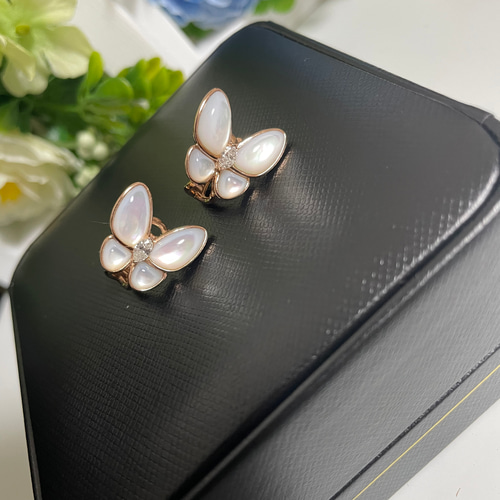 シェルダイヤモンドクリップ式ピアス k18 新品 即発送可能 ピアス  