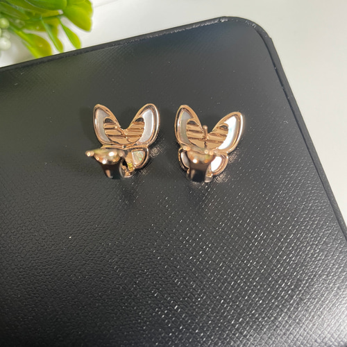 シェルダイヤモンドクリップ式ピアス k18 新品 即発送可能 ピアス  