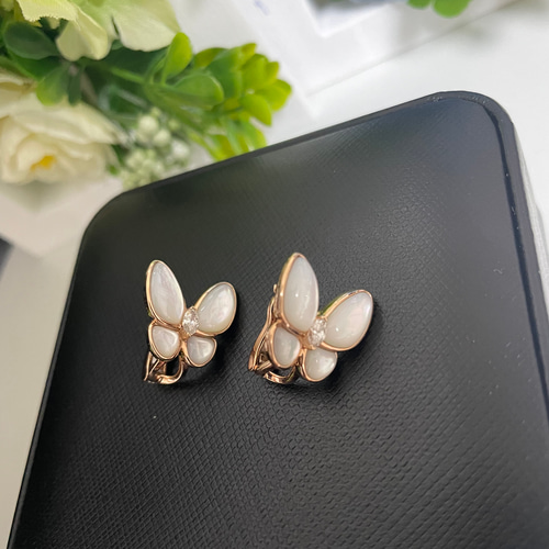 シェルダイヤモンドクリップ式ピアス k18 新品 即発送可能 ピアス  