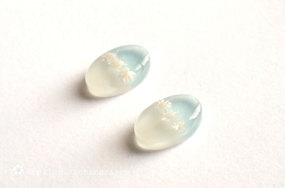 樹脂藝術雙色花朵耳環&lt;淺藍&gt; 第2張的照片