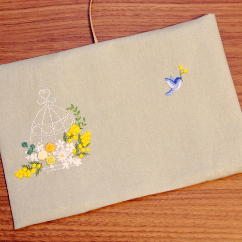 刺繍 ブックカバー 鳥かご ミモザと幸せの青い鳥 ブックカバー